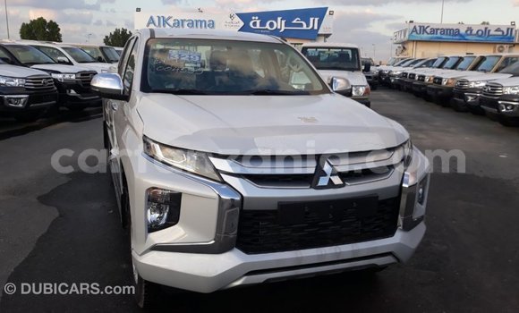 Buy Import Mitsubishi L200 White Car in Import - Dubai in Arusha Buy Import Mitsubishi L200 White Car in Import - Dubai in Arusha