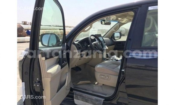 Buy Import Toyota Land Cruiser Black Car in Import - Dubai in Arusha Buy Import Toyota Land Cruiser Black Car in Import - Dubai in Arusha