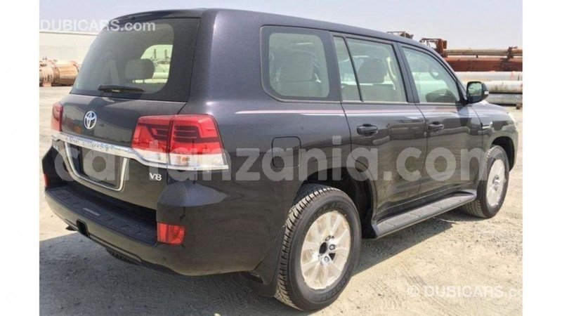 Big with watermark toyota land cruiser arusha import dubai 8665