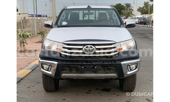 Nunua Imported Toyota Hilux Nyeusi Gari ndani ya Import - Dubai nchini Arusha Nunua Imported Toyota Hilux Nyeusi Gari ndani ya Import - Dubai nchini Arusha