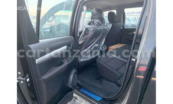 Nunua Imported Toyota Hilux Nyeusi Gari ndani ya Import - Dubai nchini Arusha Nunua Imported Toyota Hilux Nyeusi Gari ndani ya Import - Dubai nchini Arusha