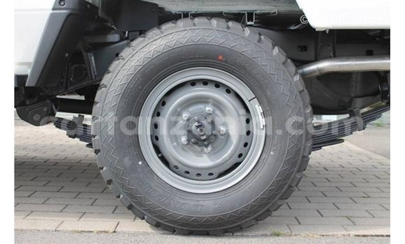 Buy Import Toyota Land Cruiser White Car in Import - Dubai in Arusha Buy Import Toyota Land Cruiser White Car in Import - Dubai in Arusha
