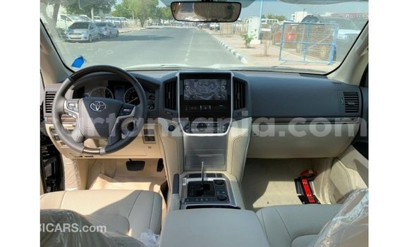 Nunua Imported Toyota Land Cruiser Nyeusi Gari ndani ya Import - Dubai nchini Arusha Nunua Imported Toyota Land Cruiser Nyeusi Gari ndani ya Import - Dubai nchini Arusha