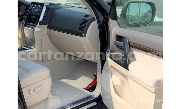 Nunua Imported Toyota Land Cruiser Nyeusi Gari ndani ya Import - Dubai nchini Arusha Nunua Imported Toyota Land Cruiser Nyeusi Gari ndani ya Import - Dubai nchini Arusha