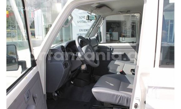 Buy Import Toyota Land Cruiser White Car in Import - Dubai in Arusha Buy Import Toyota Land Cruiser White Car in Import - Dubai in Arusha