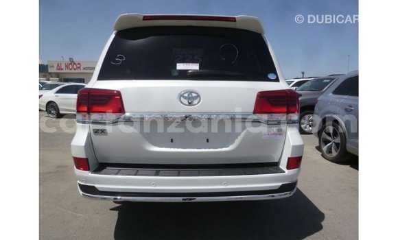 Buy Import Toyota Land Cruiser White Car in Import - Dubai in Arusha Buy Import Toyota Land Cruiser White Car in Import - Dubai in Arusha