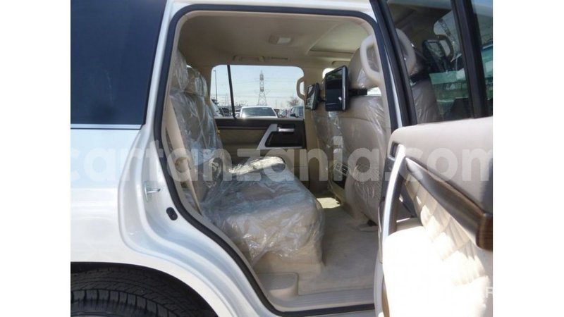 Big with watermark toyota land cruiser arusha import dubai 8685