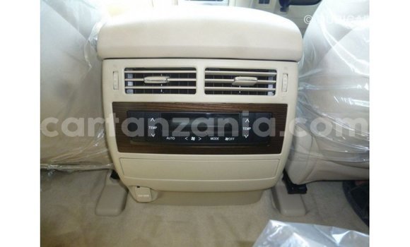 Buy Import Toyota Land Cruiser White Car in Import - Dubai in Arusha Buy Import Toyota Land Cruiser White Car in Import - Dubai in Arusha