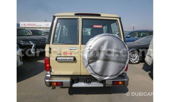 Nunua Imported Toyota Land Cruiser Beige Gari ndani ya Import - Dubai nchini Arusha Nunua Imported Toyota Land Cruiser Beige Gari ndani ya Import - Dubai nchini Arusha