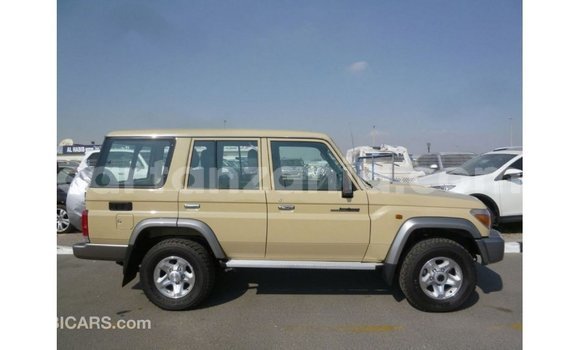 Nunua Imported Toyota Land Cruiser Beige Gari ndani ya Import - Dubai nchini Arusha Nunua Imported Toyota Land Cruiser Beige Gari ndani ya Import - Dubai nchini Arusha