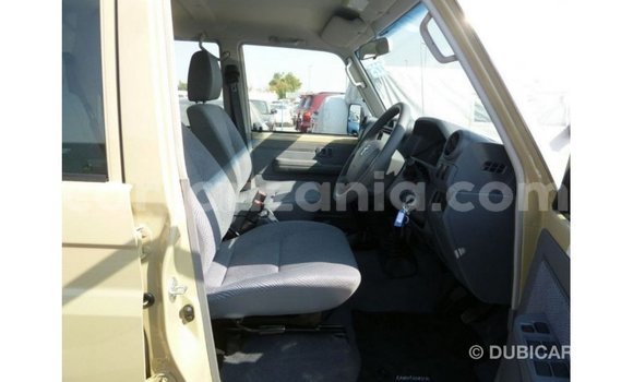 Nunua Imported Toyota Land Cruiser Beige Gari ndani ya Import - Dubai nchini Arusha Nunua Imported Toyota Land Cruiser Beige Gari ndani ya Import - Dubai nchini Arusha