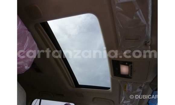 Nunua Imported Toyota Land Cruiser Nyeupe Gari ndani ya Import - Dubai nchini Arusha Nunua Imported Toyota Land Cruiser Nyeupe Gari ndani ya Import - Dubai nchini Arusha