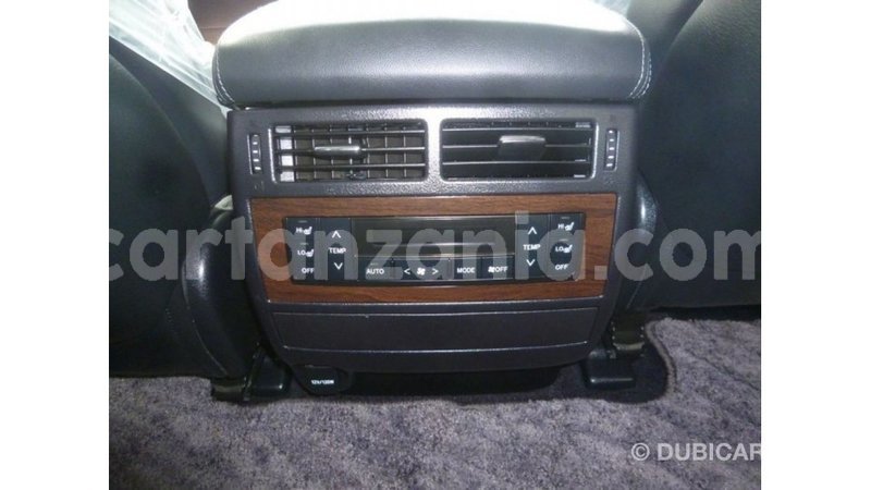 Big with watermark toyota land cruiser arusha import dubai 8690