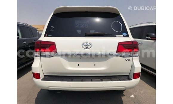 Nunua Imported Toyota Land Cruiser Nyeupe Gari ndani ya Import - Dubai nchini Arusha Nunua Imported Toyota Land Cruiser Nyeupe Gari ndani ya Import - Dubai nchini Arusha