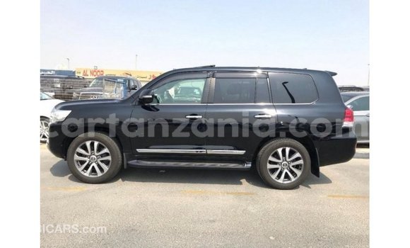 Buy Import Toyota Land Cruiser Black Car in Import - Dubai in Arusha Buy Import Toyota Land Cruiser Black Car in Import - Dubai in Arusha
