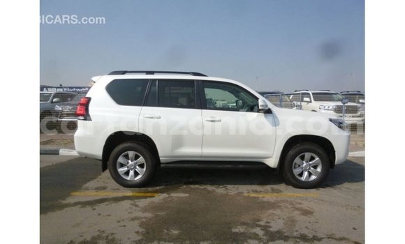 Nunua Imported Toyota Prado Nyeupe Gari ndani ya Import - Dubai nchini Arusha Nunua Imported Toyota Prado Nyeupe Gari ndani ya Import - Dubai nchini Arusha
