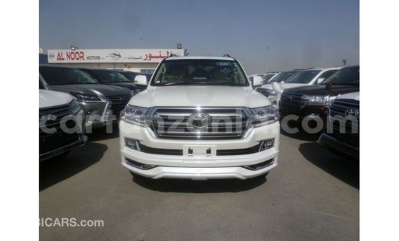 Buy Import Toyota Land Cruiser White Car in Import - Dubai in Arusha Buy Import Toyota Land Cruiser White Car in Import - Dubai in Arusha