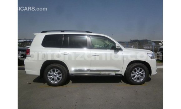 Buy Import Toyota Land Cruiser White Car in Import - Dubai in Arusha Buy Import Toyota Land Cruiser White Car in Import - Dubai in Arusha