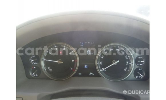 Buy Import Toyota Land Cruiser White Car in Import - Dubai in Arusha Buy Import Toyota Land Cruiser White Car in Import - Dubai in Arusha