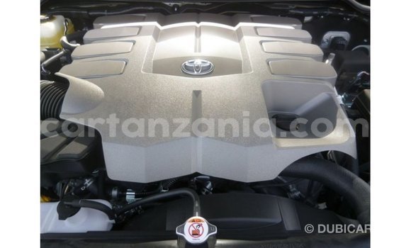 Buy Import Toyota Land Cruiser White Car in Import - Dubai in Arusha Buy Import Toyota Land Cruiser White Car in Import - Dubai in Arusha