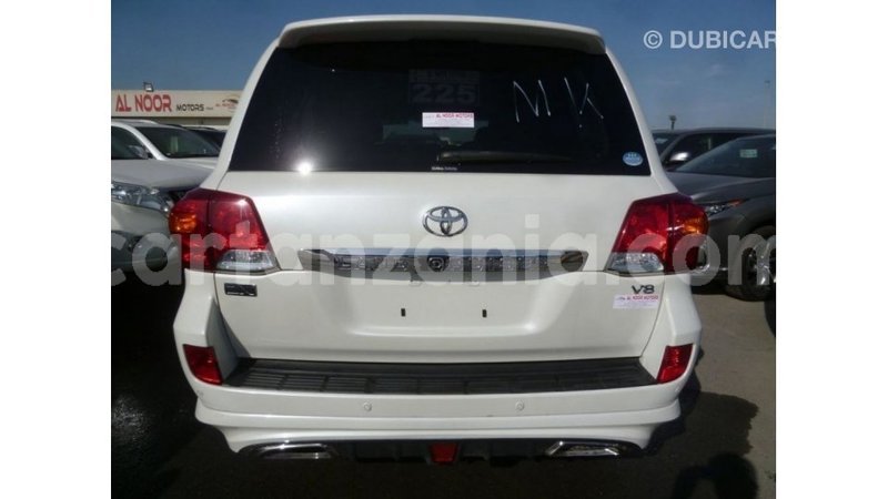 Big with watermark toyota land cruiser arusha import dubai 8701