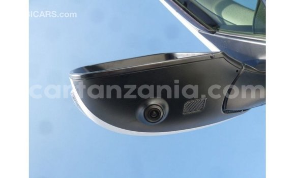 Nunua Imported Toyota Land Cruiser Nyeupe Gari ndani ya Import - Dubai nchini Arusha Nunua Imported Toyota Land Cruiser Nyeupe Gari ndani ya Import - Dubai nchini Arusha