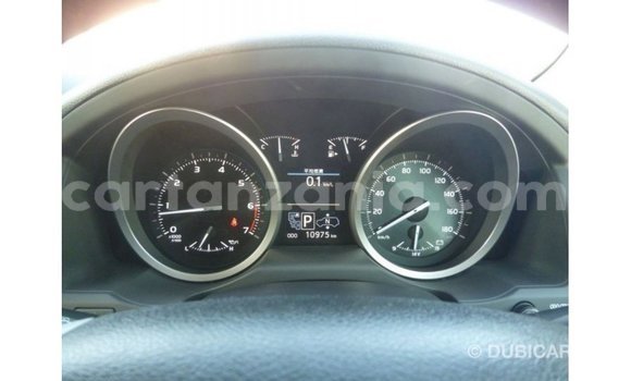 Nunua Imported Toyota Land Cruiser Nyeupe Gari ndani ya Import - Dubai nchini Arusha Nunua Imported Toyota Land Cruiser Nyeupe Gari ndani ya Import - Dubai nchini Arusha