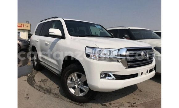Buy Import Toyota Land Cruiser White Car in Import - Dubai in Arusha Buy Import Toyota Land Cruiser White Car in Import - Dubai in Arusha