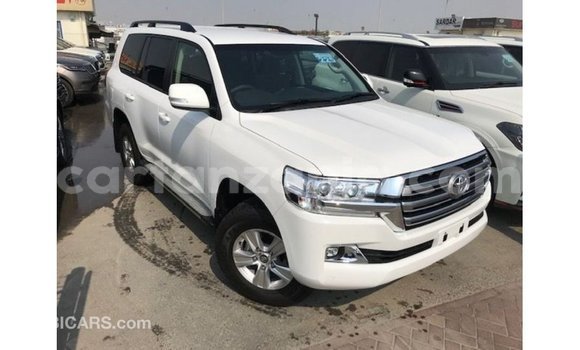 Buy Import Toyota Land Cruiser White Car in Import - Dubai in Arusha Buy Import Toyota Land Cruiser White Car in Import - Dubai in Arusha