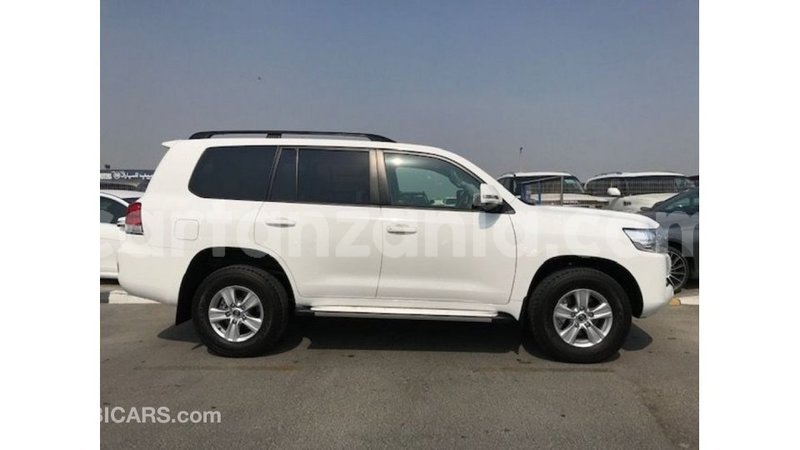 Big with watermark toyota land cruiser arusha import dubai 8702