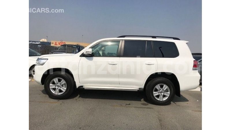 Big with watermark toyota land cruiser arusha import dubai 8702