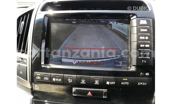 Nunua Imported Toyota Land Cruiser Nyeupe Gari ndani ya Import - Dubai nchini Arusha Nunua Imported Toyota Land Cruiser Nyeupe Gari ndani ya Import - Dubai nchini Arusha