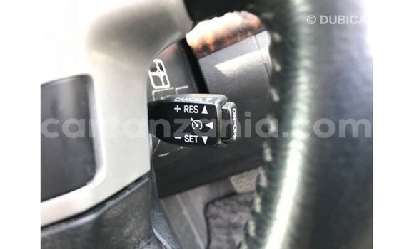 Nunua Imported Toyota Land Cruiser Nyeupe Gari ndani ya Import - Dubai nchini Arusha Nunua Imported Toyota Land Cruiser Nyeupe Gari ndani ya Import - Dubai nchini Arusha