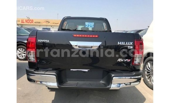 Nunua Imported Toyota Hilux Nyeusi Gari ndani ya Import - Dubai nchini Arusha Nunua Imported Toyota Hilux Nyeusi Gari ndani ya Import - Dubai nchini Arusha