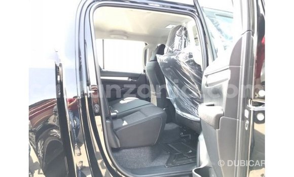 Nunua Imported Toyota Hilux Nyeusi Gari ndani ya Import - Dubai nchini Arusha Nunua Imported Toyota Hilux Nyeusi Gari ndani ya Import - Dubai nchini Arusha