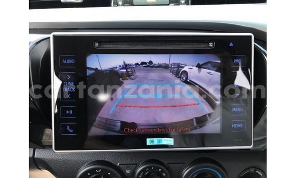 Nunua Imported Toyota Hilux Nyeusi Gari ndani ya Import - Dubai nchini Arusha Nunua Imported Toyota Hilux Nyeusi Gari ndani ya Import - Dubai nchini Arusha