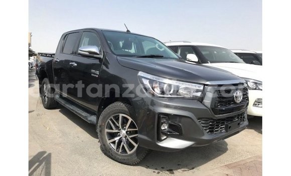 Nunua Imported Toyota Hilux Nyeusi Gari ndani ya Import - Dubai nchini Arusha Nunua Imported Toyota Hilux Nyeusi Gari ndani ya Import - Dubai nchini Arusha