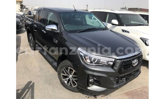 Nunua Imported Toyota Hilux Nyeusi Gari ndani ya Import - Dubai nchini Arusha Nunua Imported Toyota Hilux Nyeusi Gari ndani ya Import - Dubai nchini Arusha