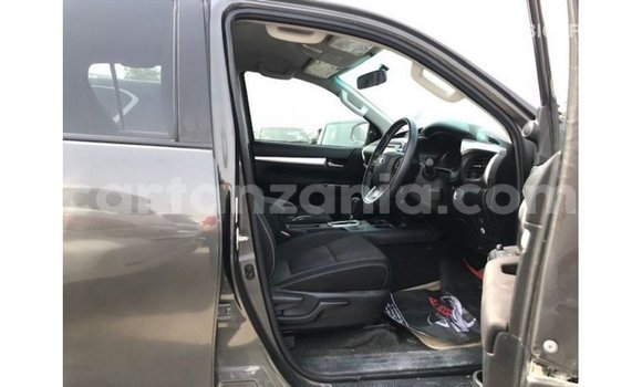Nunua Imported Toyota Hilux Nyeusi Gari ndani ya Import - Dubai nchini Arusha Nunua Imported Toyota Hilux Nyeusi Gari ndani ya Import - Dubai nchini Arusha