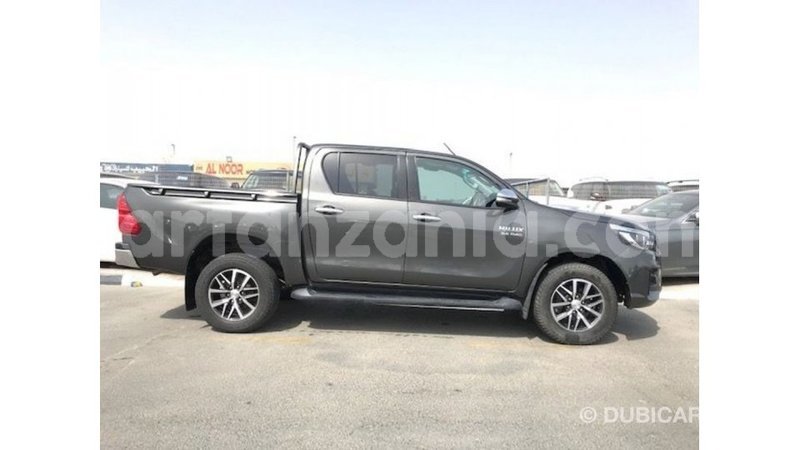 Big with watermark toyota hilux arusha import dubai 8710