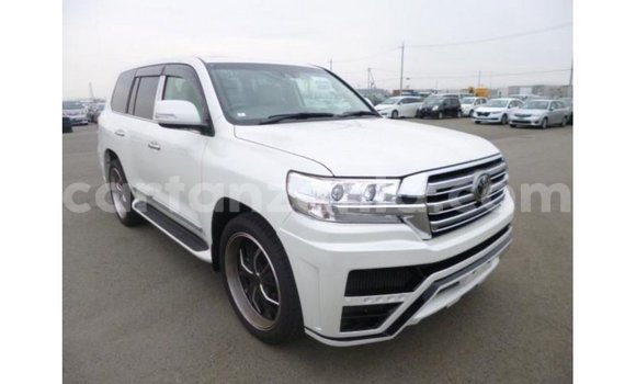 Nunua Imported Toyota Land Cruiser Nyeupe Gari ndani ya Import - Dubai nchini Arusha Nunua Imported Toyota Land Cruiser Nyeupe Gari ndani ya Import - Dubai nchini Arusha