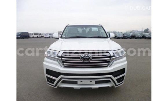 Nunua Imported Toyota Land Cruiser Nyeupe Gari ndani ya Import - Dubai nchini Arusha Nunua Imported Toyota Land Cruiser Nyeupe Gari ndani ya Import - Dubai nchini Arusha