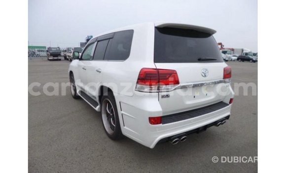 Nunua Imported Toyota Land Cruiser Nyeupe Gari ndani ya Import - Dubai nchini Arusha Nunua Imported Toyota Land Cruiser Nyeupe Gari ndani ya Import - Dubai nchini Arusha