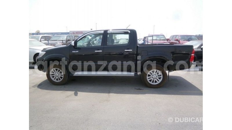 Big with watermark toyota hilux arusha import dubai 8712