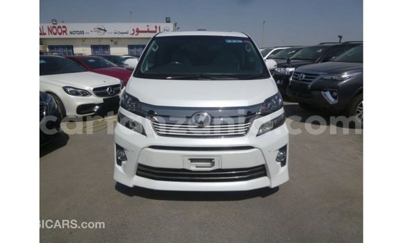 Nunua Imported Toyota Vellfire Nyeupe Gari ndani ya Import - Dubai nchini Arusha Nunua Imported Toyota Vellfire Nyeupe Gari ndani ya Import - Dubai nchini Arusha
