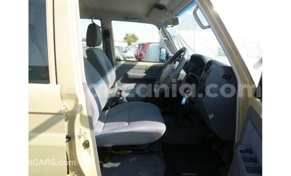 Buy Import Toyota Land Cruiser Beige Car in Import - Dubai in Arusha Buy Import Toyota Land Cruiser Beige Car in Import - Dubai in Arusha