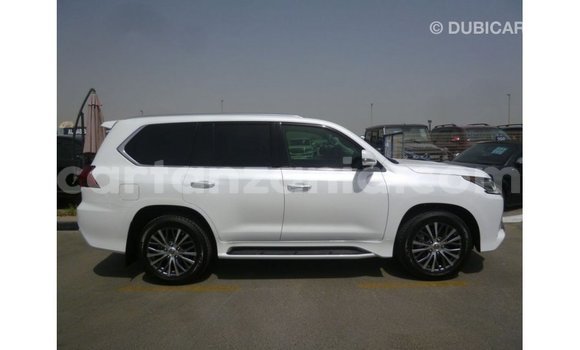 Nunua Imported Lexus LX Nyeupe Gari ndani ya Import - Dubai nchini Arusha Nunua Imported Lexus LX Nyeupe Gari ndani ya Import - Dubai nchini Arusha