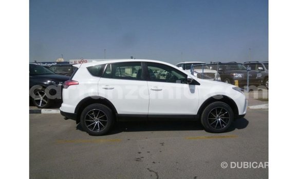 Buy Import Toyota 4Runner White Car in Import - Dubai in Arusha Buy Import Toyota 4Runner White Car in Import - Dubai in Arusha