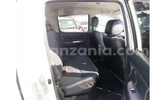 Buy Import Toyota Hilux Other Car in Import - Dubai in Arusha Buy Import Toyota Hilux Other Car in Import - Dubai in Arusha