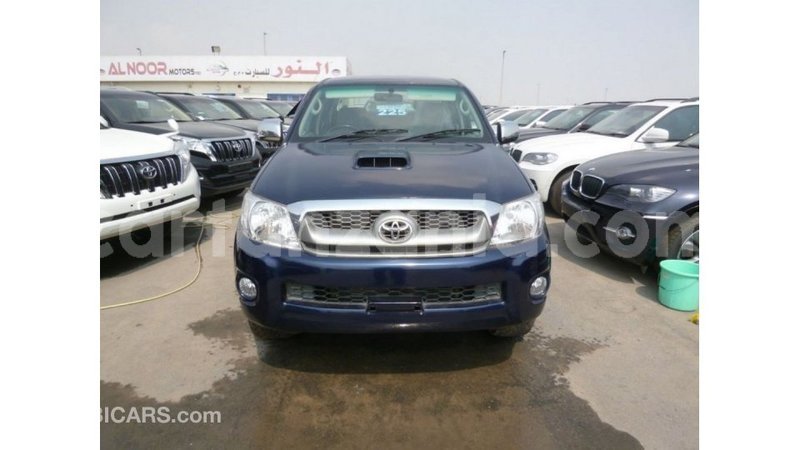 Big with watermark toyota hilux arusha import dubai 8739